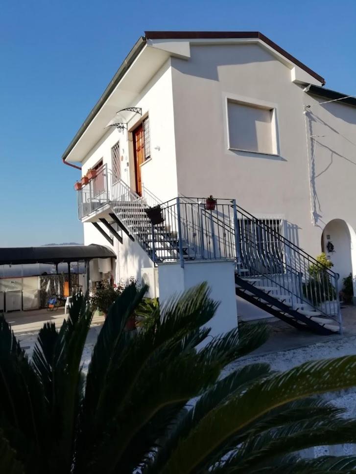 La Casa Di Silvia Lägenhet Massarosa Exteriör bild